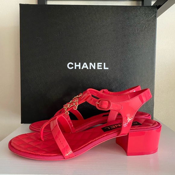 NIB Chanel 23C Pinkish Red Patent Leather CC Heeled Sandals size 38.5 - Picture 2 of 9